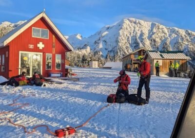 Search And Rescue Finds 35 Year Old Skier Unconscious After Significant Fall On North Vancouver Island's Mount Cain